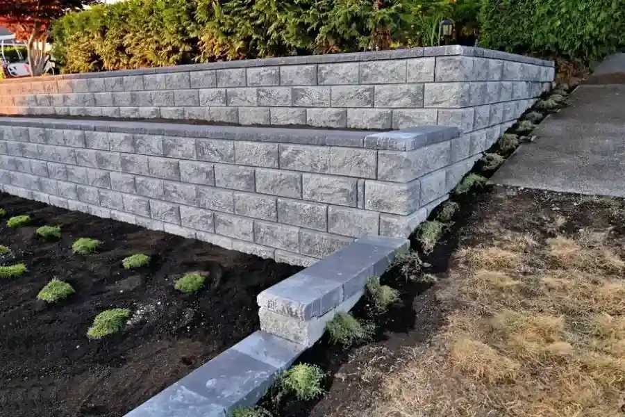 Retaining Walls As A Decorative Landscaping Feature in Lee's Summit MO 64081